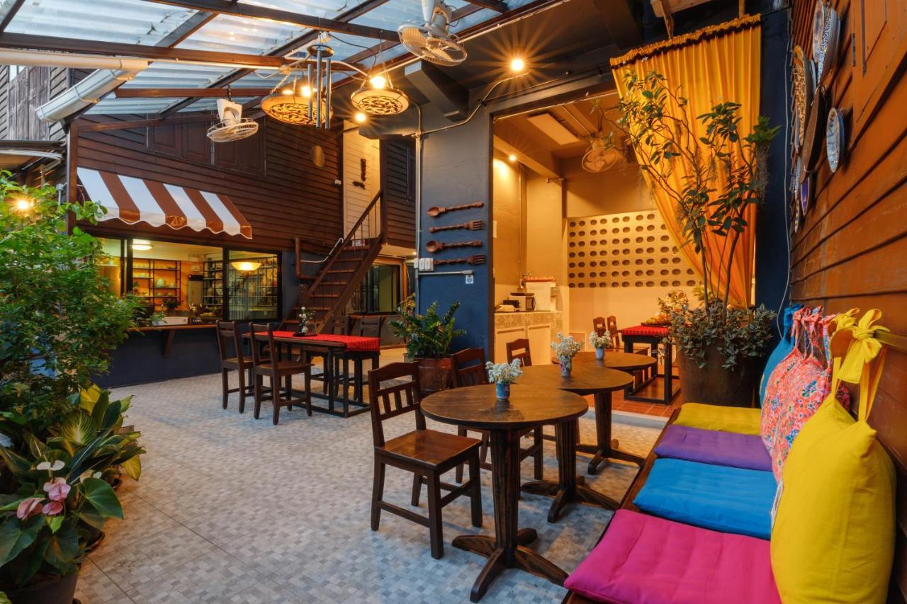 Ilili House Vandrarhem Chiang Mai Exteriör bild