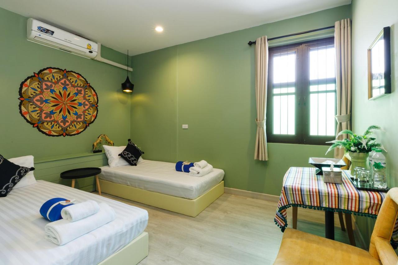 Ilili House Vandrarhem Chiang Mai Exteriör bild