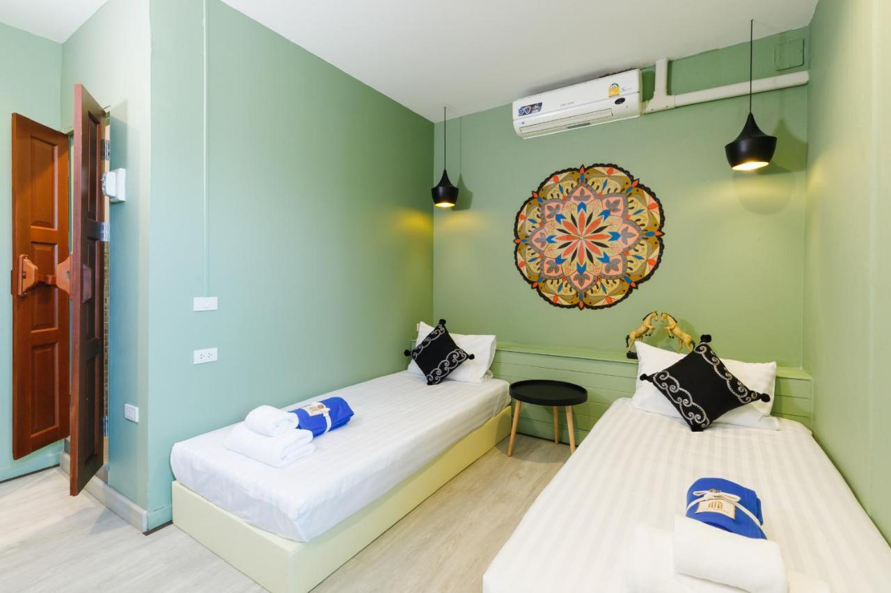 Ilili House Vandrarhem Chiang Mai Exteriör bild