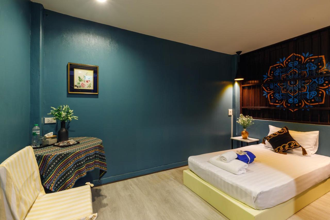 Ilili House Vandrarhem Chiang Mai Exteriör bild