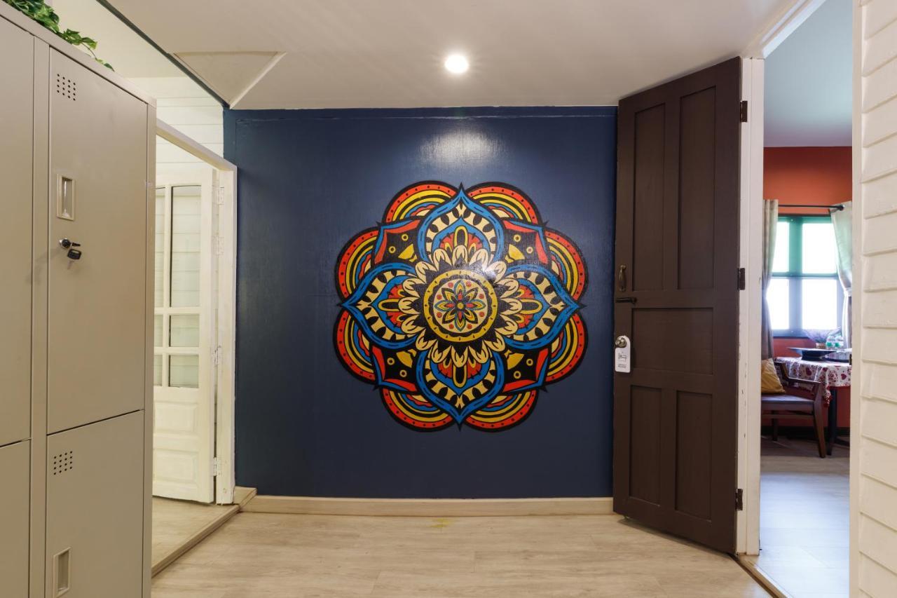 Ilili House Vandrarhem Chiang Mai Exteriör bild